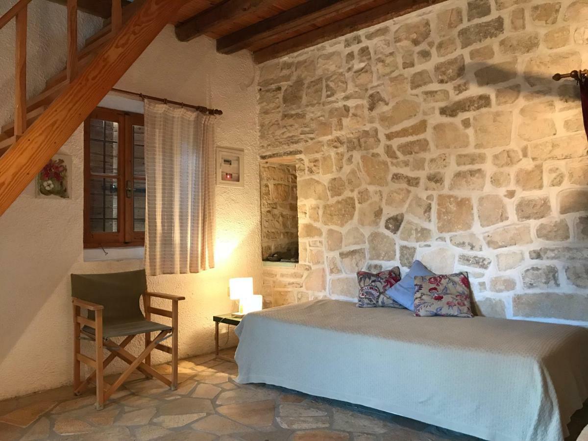 The "M" House Villa Gaios Bagian luar foto