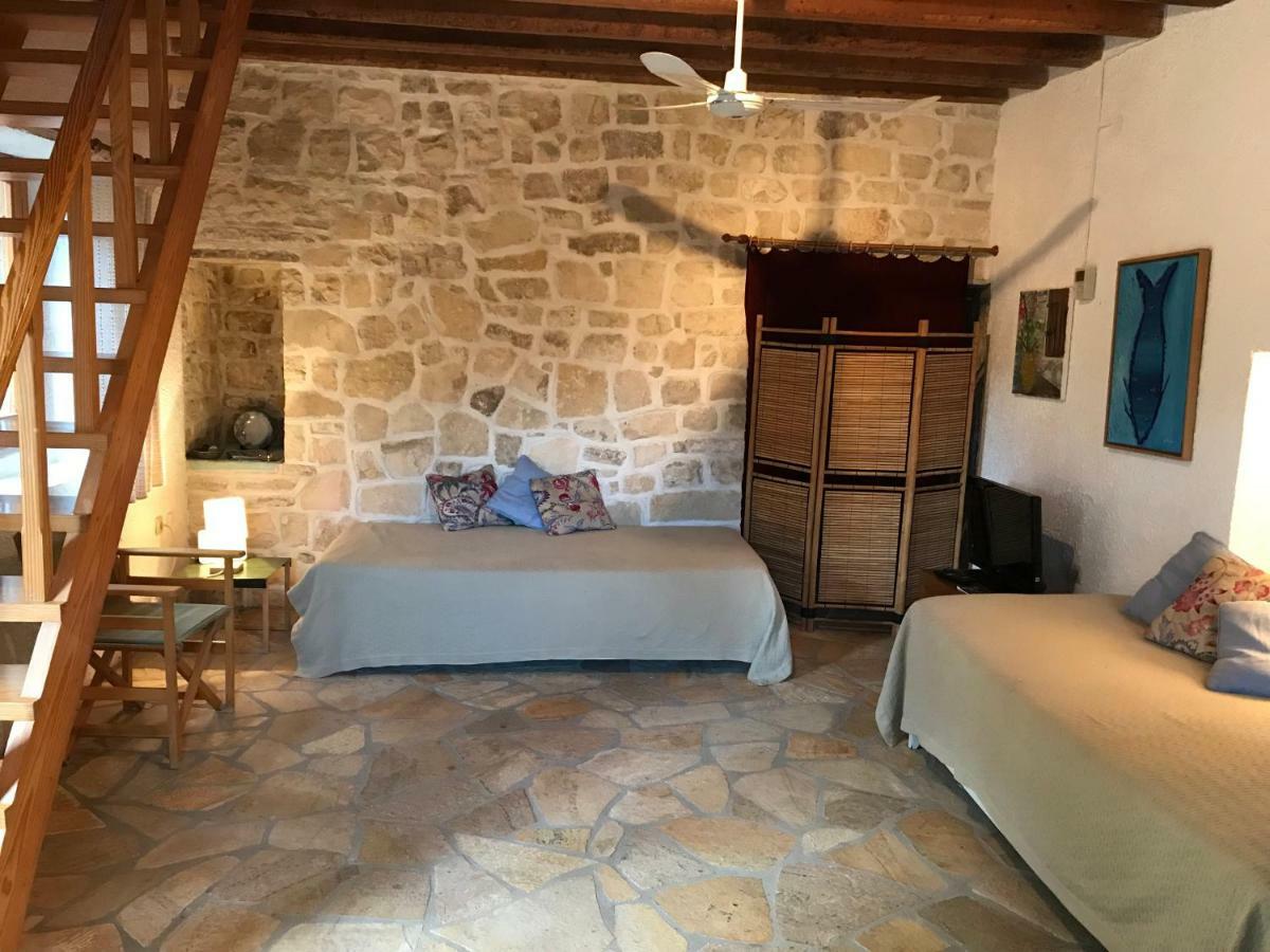 The "M" House Villa Gaios Bagian luar foto
